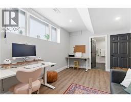 88 OLD FOREST Crescent - 32