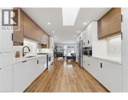 88 OLD FOREST Crescent - 9