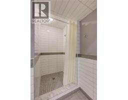 55 GREEN VALLEY Drive UnitNo. 811 - 27