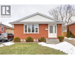 13 ROSEMOUNT Crescent - 1