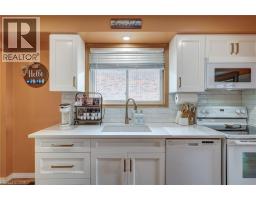 13 ROSEMOUNT Crescent - 12