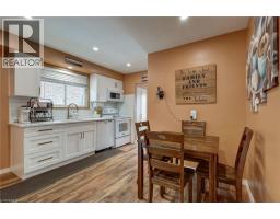 13 ROSEMOUNT Crescent - 14