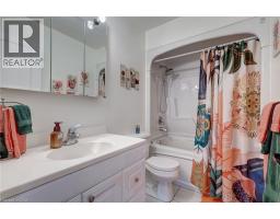 13 ROSEMOUNT Crescent - 26