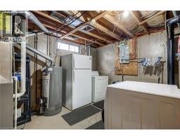 13 ROSEMOUNT Crescent - 32