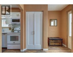 13 ROSEMOUNT Crescent - 7