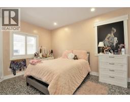 27 WOODMANS Court - 19