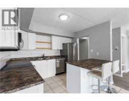 950 HIGHLAND Road W UnitNo. 20 - 13