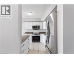 950 HIGHLAND Road W UnitNo. 20 - 18