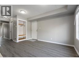 950 HIGHLAND Road W UnitNo. 20 - 9