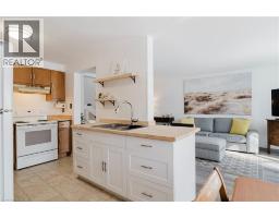 54 GREEN VALLEY Drive UnitNo. 23 - 10