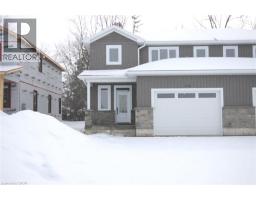 14 ROBERTS Street N - 1