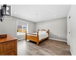 34 FORBES Crescent - 18