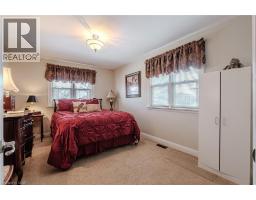 109 TALBOT Street N - 23