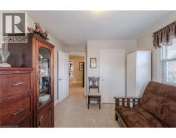 109 TALBOT Street N - 28