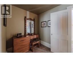 109 TALBOT Street N - 32