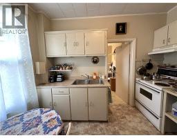 109 TALBOT Street N - 34