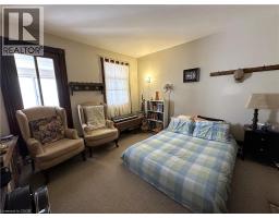 109 TALBOT Street N - 39