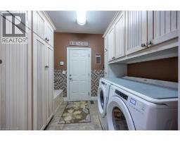 122 DONJON Boulevard - 17