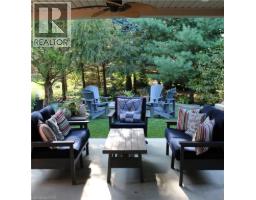 122 DONJON Boulevard - 33