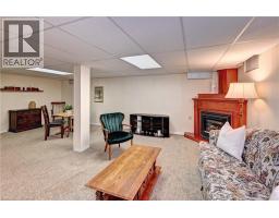 176 WESLEY Crescent - 27