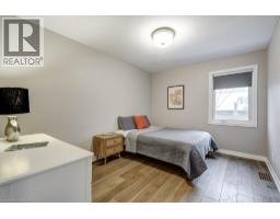 34 OAKLEY Court - 17