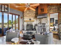 1546 MARYHILL Road - 19