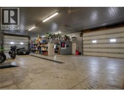 1546 MARYHILL Road - 44