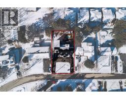 62 LANG Crescent - 3