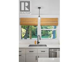 570 WESTVIEW Avenue - 18