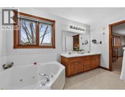 60 HIGHLAND Boulevard - 29