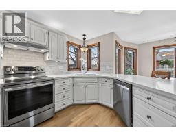 60 HIGHLAND Boulevard - 9