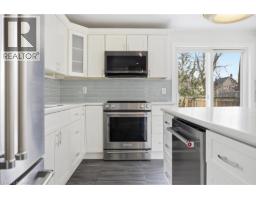 42 PALACE Street - 16