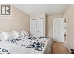 324 MAVERICK Street - 28