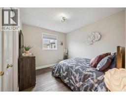 104 KENT Street - 16