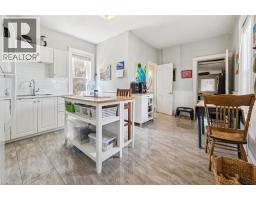 156 WELLINGTON Street N - 14