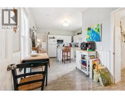 156 WELLINGTON Street N - 16