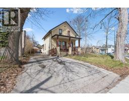 156 WELLINGTON Street N - 2