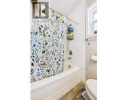 156 WELLINGTON Street N - 20