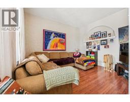 156 WELLINGTON Street N - 21