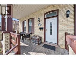 156 WELLINGTON Street N - 5