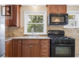 58 LOWREY Avenue S - 15