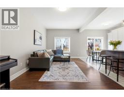 219 MOORLANDS Crescent - 3