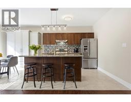 219 MOORLANDS Crescent - 5