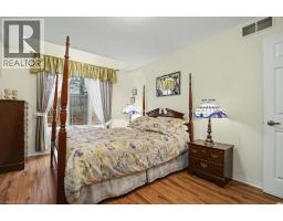 50 MIDLAND Drive UnitNo. 17 - 17