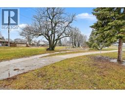 50 MIDLAND Drive UnitNo. 17 - 32