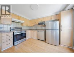 9 RED CLOVER Crescent - 12