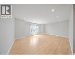 9 RED CLOVER Crescent - 18