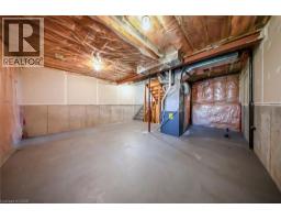 9 RED CLOVER Crescent - 33