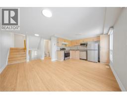 9 RED CLOVER Crescent - 8