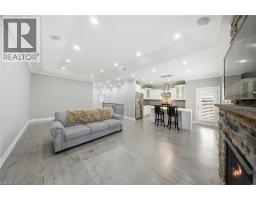 194 DONLY Drive S UnitNo. 12 - 10